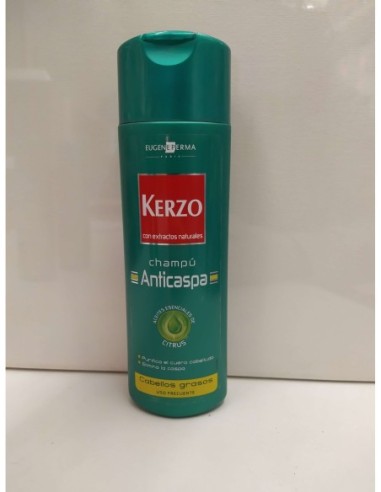 Champú Kerzo Anticaspa para cabellos grasos, contiene 250ml.