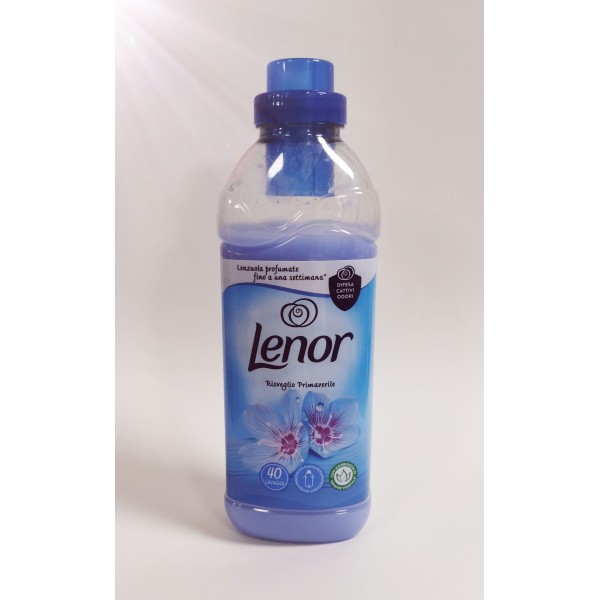 Suavizante concentrado Lenor frescor primavera 840ml